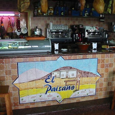 Hostal-Restaurante El Paisano Гуадалема-де-лос-Кинтерос Экстерьер фото