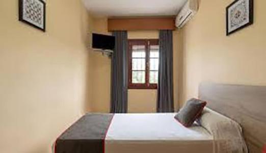 Hostal-Restaurante El Paisano Гуадалема-де-лос-Кинтерос Экстерьер фото